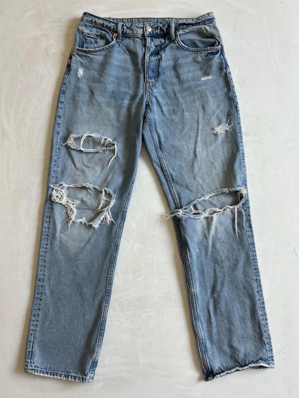 H&M &Denim 90s Boyfriend Jeans High Waist Ripped Light Wash | Size 6